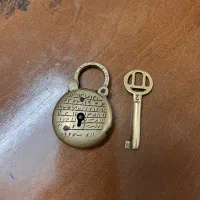 قفل کلید قدیمی