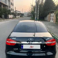 خودروی جک بسیار تمیز و سالم