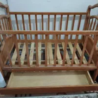 تخت چوبی نوزاد