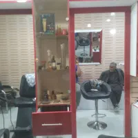 دکور ارایشگاه بسیار زیبا بخاطر تغیر دکراسیون|آرایشگاه و سالن‌های زیبایی|زابل, |دیوار