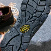 کفش ایمنی|کیف، کفش، کمربند|دورود, |دیوار