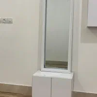 آینه قدی کمد دار همراه نور در حد نو|آینه|آبادان, |دیوار