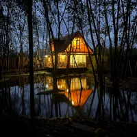 باغ ویلا فوق العاده (کلبه چوبی)|اجارهٔ کوتاه‌مدت ویلا و باغ|کومله, |دیوار