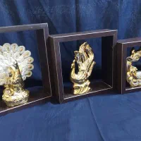 مجسمه طاووس طلایی ست به همراه باکس دکوری