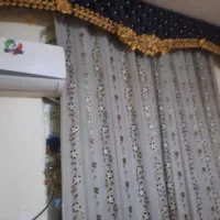 پرده  و پشت دری