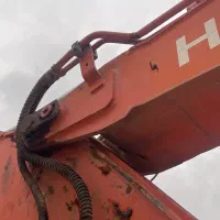 راننده بیل حرفه ای با مهارت پیکور بالا