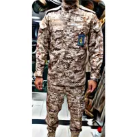 لباس و پوتین نظامی خاکی