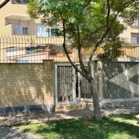 ۱۰۰متر با حیاط درب جدا اختصاصی