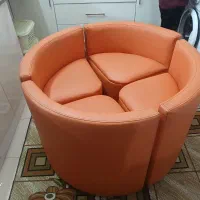 میز نهار خوری گرد تمام چرم