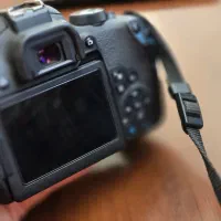 دوربین کنون 800d تمیز و سالم|دوربین عکاسی و فیلم‌برداری|نجف‌آباد, باغ ملی|دیوار
