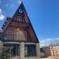 ویلا بزرگ سویسی چوبی سند دار رودخانه دار نوخاله