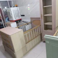 ویترین و تخت نوزاد نوجوان دو منظوره حصیری سیسمونی|تخت و صندلی بچه|مشهد, شهرک امام هادی (شهرک غرب)|دیوار