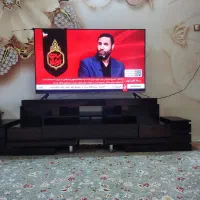 میز تلویزیون با قابلیت تنظیم طول و عرض و ارتفاع