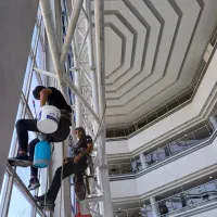 کاردرارتفاع عایق بندی نانو نما پیچ ورولپلاک سنگ|خدمات پیشه و مهارت|بوشهر, |دیوار