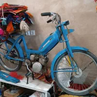 موتور سیکلت در حد نو