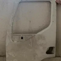 درب سمت چپ کامیون رنو