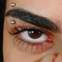 نیازمند مدل لیفت مژه و ابرو
