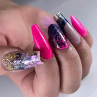 خدمات ناخن،کاشت،ترمیم به همراه ژلیش پا رایگان
