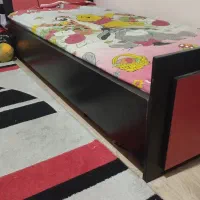 تخت یکنفره نوجوان ۱۸۰ در ۹۰ ظاهری مرتب|تخت و سرویس خواب|مشهد, کلاهدوز|دیوار