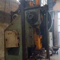 پرس پنوماتیک ۶۳ تنی ضربه روسی در حال کار