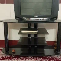 تلویزیون ومیز