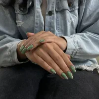 نیازمند مدل کاشت و طراحی ناخن|خدمات آرایشگری و زیبایی|بوشهر, |دیوار