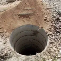 چاه کن مقنی|خدمات پیشه و مهارت|صحنه, |دیوار