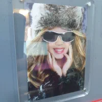 چاپ و حکاکی لیزری عکس و مگنت یخچالی