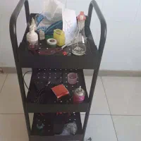 اجاره مغازه ارایشگاه زنانه با صندلی و کمد و ایینه