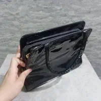کیف مجلسی|کیف، کفش، کمربند|اهواز, منبع اب|دیوار