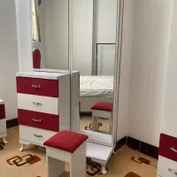 سرویس خواب ، تخت و کمد، دوتا پاتختی و میز آرایش|تخت و سرویس خواب|اصفهان, خانه اصفهان|دیوار
