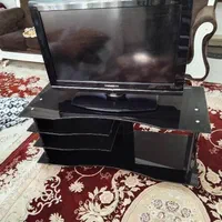 تلویزیون با میز