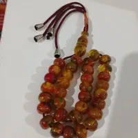 تسبح‌کهربا‌پرچمی