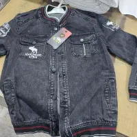 بسته بندی لباس انجام میدهیم