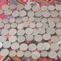 تعدادی پول نقره قدیمی