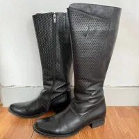 بوت چرم آفتاب|کیف، کفش، کمربند|کشاورز, |دیوار