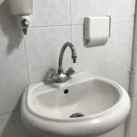 روشویی همراه شیر و جامایع