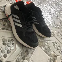 کتونی های کپی آدیداس سایز ۳۹ -۴۰در حد نو