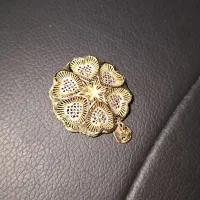 آویز گردنی