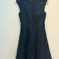 لباس مجلسی|لباس|مشهد, هفت تیر (حافظ)|دیوار