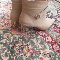 کفش|کیف، کفش، کمربند|قم, نیروگاه|دیوار