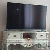 میز تلویزیون و آینه کنسول