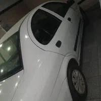 تیبا صندوق دار. بدون رنگ.