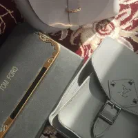 کیف رو دوشی و کیف دستی در حد نو