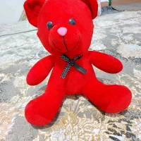 عروسک خرسی قرمز