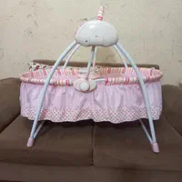 گهواره نوزاد|تخت و صندلی بچه|تهران, نارمک جنوبی|دیوار