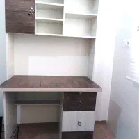 تخت و میز تحریر