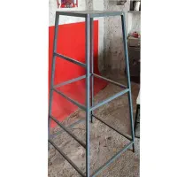چهارپایه آهنی بنایی