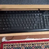 کامپوتر خانگی و میز هر دو با هم|رایانه رومیزی|جلفا, |دیوار