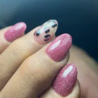 کاشت و ترمیم ناخن با تخفیف